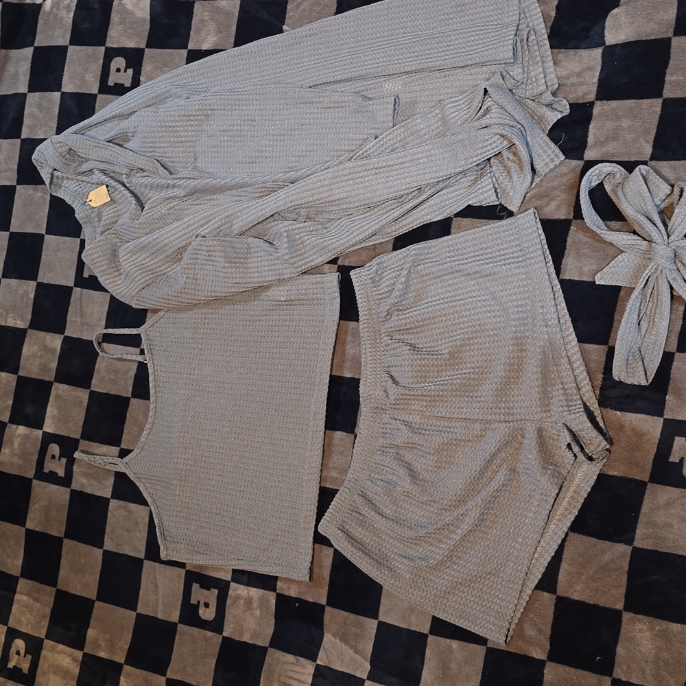 Three piece lounge set